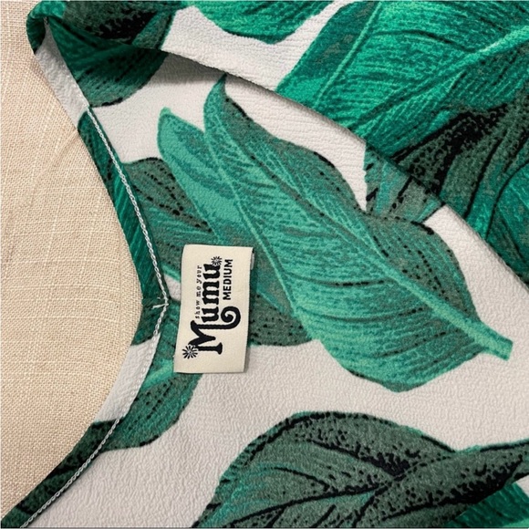 Show me your mumu! Palm leaf 2 piece crop top and shorts set size medium! - Picture 4 of 6